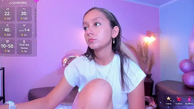 Snapshot of katy_sweet19 chatting on 09-20-25, 08:32 katy sweet19 online show from 09-20-25, 08:32