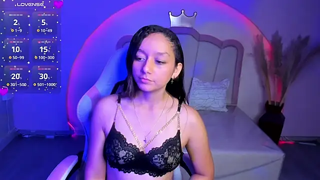 Snapshot of katy_sweet19 chatting on 01-15-26, 06:33 katy sweet19 online show from 01-15-26, 06:33