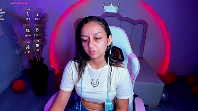 Snapshot of katy_sweet19 chatting on 02-15-26, 10:36 katy sweet19 online show from 02-15-26, 10:36