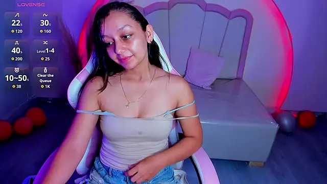 Snapshot of katy_sweet19 chatting on 02-17-26, 10:23 katy sweet19 online show from 02-17-26, 10:23