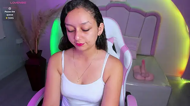 Snapshot of katy_sweet19 chatting on 03-14-26, 10:32 katy sweet19 online show from 03-14-26, 10:32