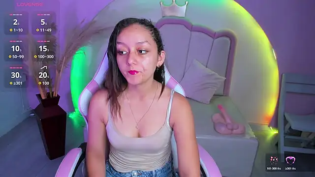 Snapshot of katy_sweet19 chatting on 03-16-26, 10:30 katy sweet19 online show from 03-16-26, 10:30