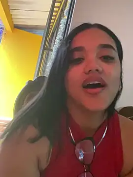 Snapshot of ElaEndez_ chatting on 01-01-25, 12:11 ElaEndez  online show from 01-01-25, 12:11