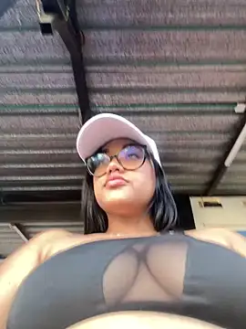 Snapshot of ElaEndez_ chatting on 01-19-25, 10:28 ElaEndez  online show from 01-19-25, 10:28