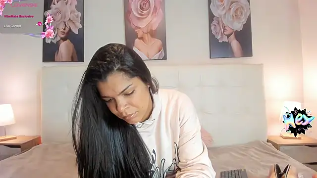 Snapshot of Sweetdreamses_ chatting on 01-19-25, 12:28 Sweetdreamses online show from 01-19-25, 12:28