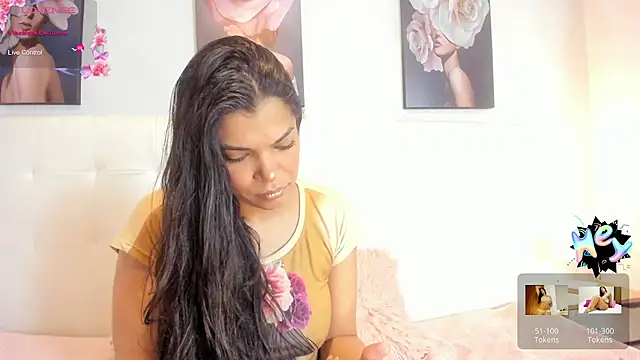 Snapshot of Sweetdreamses_ chatting on 01-22-25, 12:38 Sweetdreamses online show from 01-22-25, 12:38