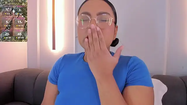 ellamontoya online show from 11-04-25, 01:10