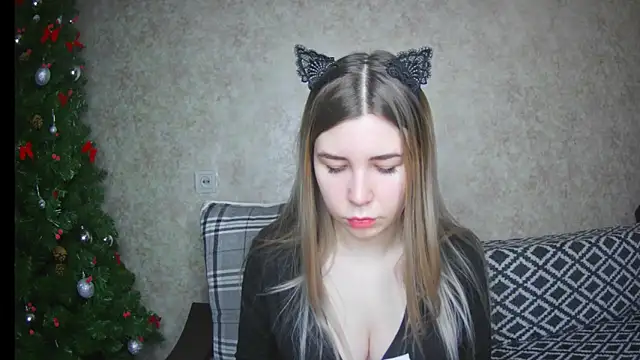 ElllaNuar online show from 01-30-25, 01:22