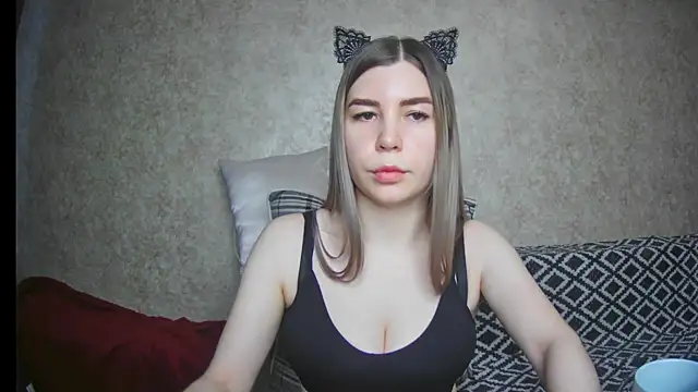 ElllaNuar online show from 02-13-25, 04:22