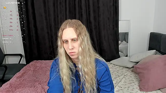 Snapshot of miissblonde chatting on 02-26-25, 02:04 miissblonde online show from 02-26-25, 02:04