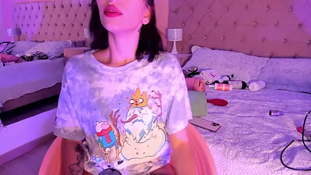 Snapshot of MelodyBliss chatting on 02-26-25, 08:33 MelodyBliss online show from 02-26-25, 08:33