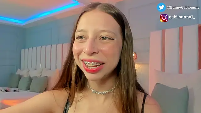 gabi bunny online show from 10-15-25, 05:13