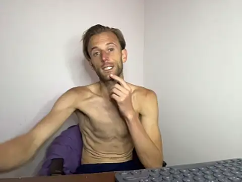 Snapshot of aquilesmade chatting on 10-28-25, 03:14 aquilesmade online show from 10-28-25, 03:14