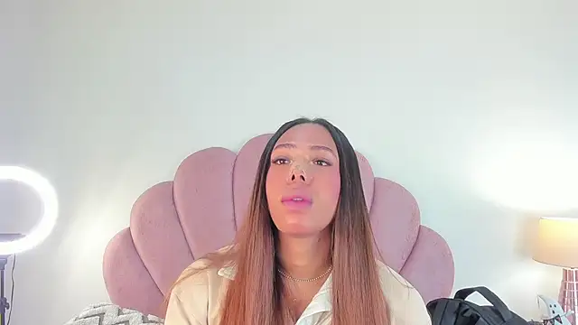 Nicole Paradise online show from 10-29-25, 12:18