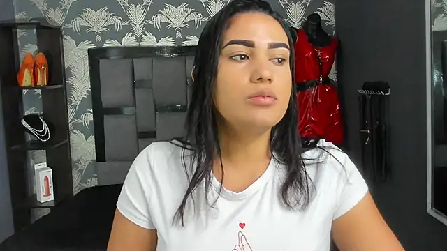 Cumming Tiffani online show from 09-23-25, 12:30