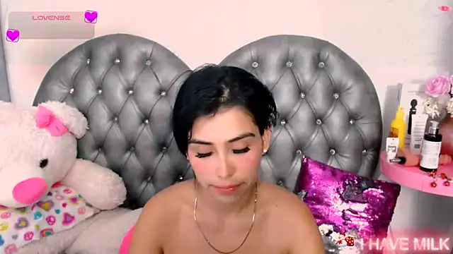 emma  cute   online show from 01-06-25, 03:19