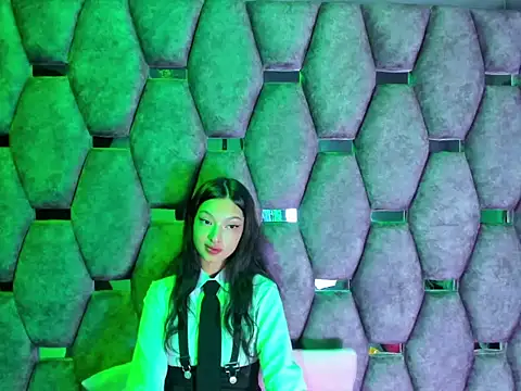 Aurora 18 online show from 01-08-26, 02:41