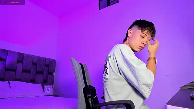 MarcusCollinss  online show from 12-09-24, 01:02