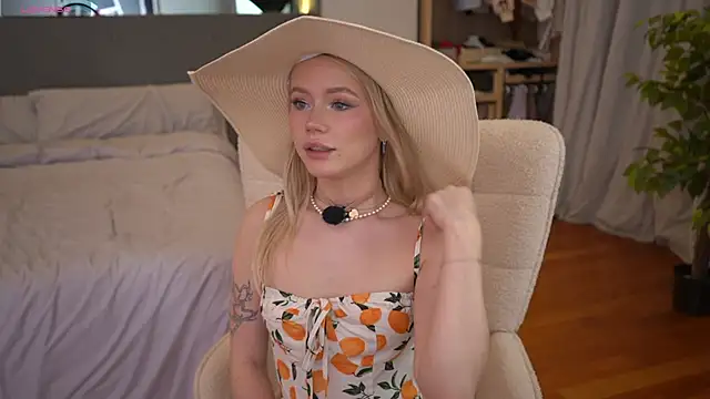 Snapshot of LexieLoree chatting on 03-02-26, 03:09 LexieLoree online show from 03-02-26, 03:09