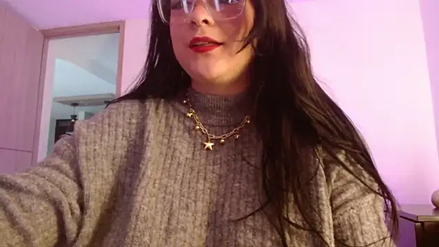 Snapshot of Layna_cold chatting on 02-18-26, 12:45 Layna cold online show from 02-18-26, 12:45