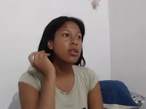 Snapshot of Kitra_New chatting on 12-12-24, 07:08 Kitra New online show from 12-12-24, 07:08