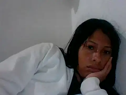 Snapshot of Kitra_New chatting on 12-23-24, 02:13 Kitra New online show from 12-23-24, 02:13