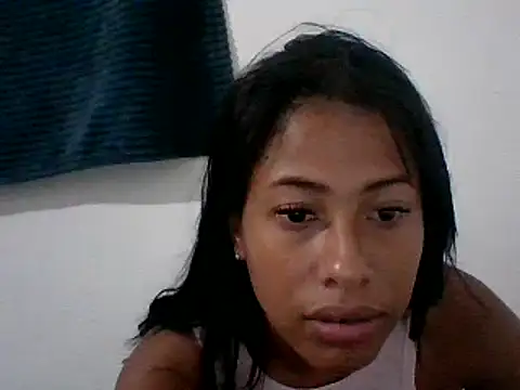 Snapshot of Kitra_New chatting on 12-25-24, 02:35 Kitra New online show from 12-25-24, 02:35