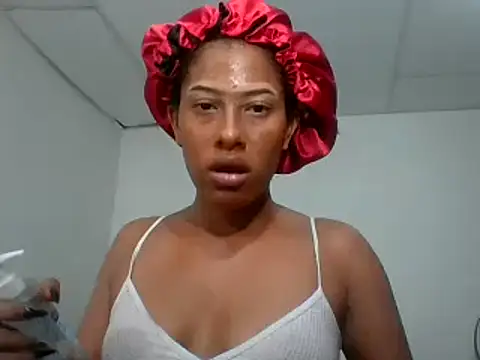 Snapshot of Kitra_New chatting on 03-04-25, 06:18 Kitra New online show from 03-04-25, 06:18