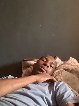 Snapshot of DManL chatting on 12-22-25, 12:02 DManL online show from 12-22-25, 12:02