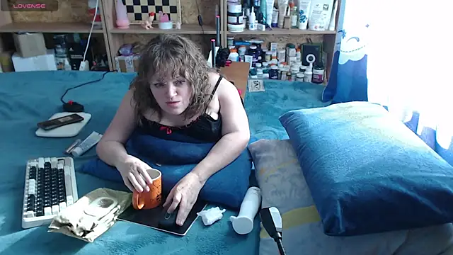 MiniNatalie online show from 10-16-25, 07:09