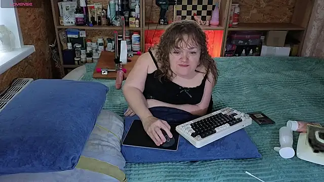 MiniNatalie online show from 11-07-25, 06:24