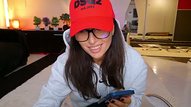 Snapshot of MissSmiley26 chatting on 11-18-25, 01:04 MissSmiley26 online show from 11-18-25, 01:04