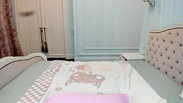 mechloe online show from 11-25-25, 05:51