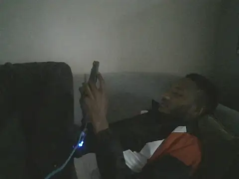 Snapshot of Dawi3 chatting on 10-24-25, 05:04 Dawi3 online show from 10-24-25, 05:04