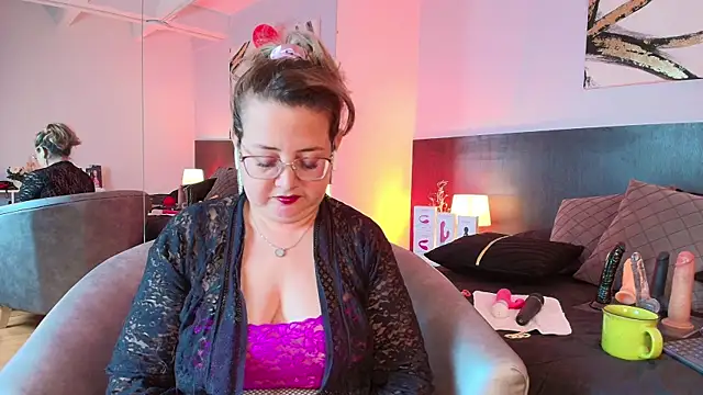 MartinaCaycedo online show from 02-25-25, 12:55