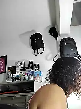 Snapshot of Corina_hot chatting on 01-05-25, 07:39 Corina hot online show from 01-05-25, 07:39