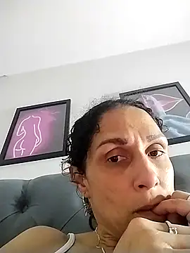 Snapshot of Corina_hot chatting on 03-14-25, 05:27 Corina hot online show from 03-14-25, 05:27