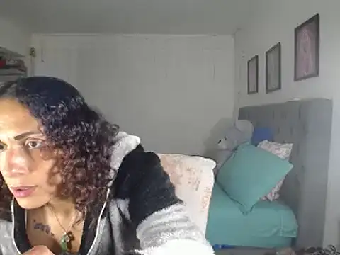 Snapshot of Corina_hot chatting on 03-22-25, 11:31 Corina hot online show from 03-22-25, 11:31