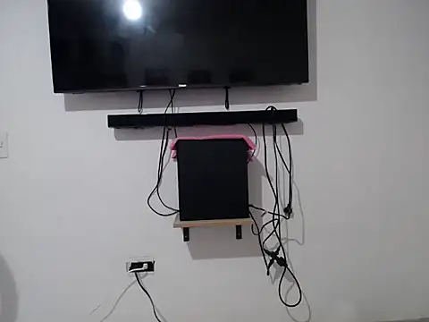 Snapshot of Corina_hot chatting on 09-15-25, 10:32 Corina hot online show from 09-15-25, 10:32