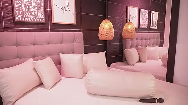 Bella TS  online show from 12-04-25, 09:34