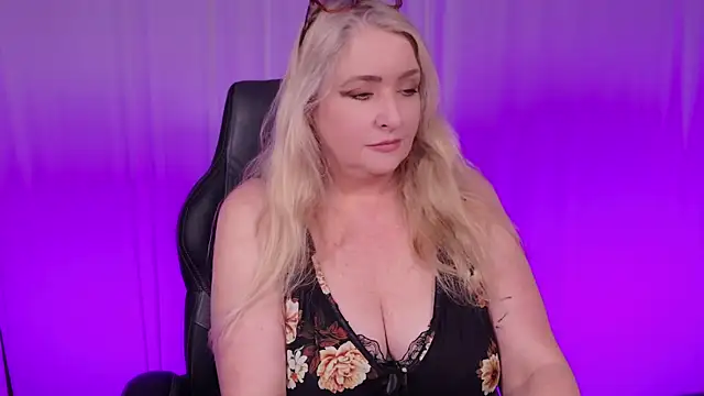 KatDSinclair online show from 03-17-25, 04:01