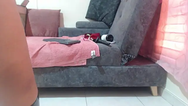 Snapshot of v_violeta chatting on 10-25-25, 10:15 v violeta online show from 10-25-25, 10:15