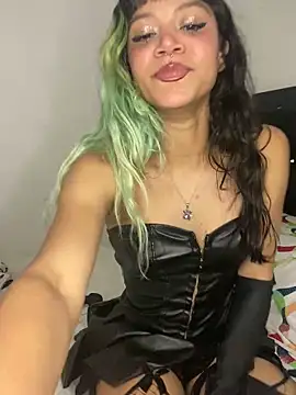 Charlotte Martinez online show from 03-13-25, 03:22