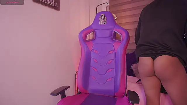 madelyn rose  online show from 11-21-25, 01:37