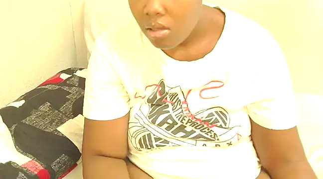 Snapshot of DollyAssZA chatting on 02-27-25, 02:00 DollyAssZA online show from 02-27-25, 02:00