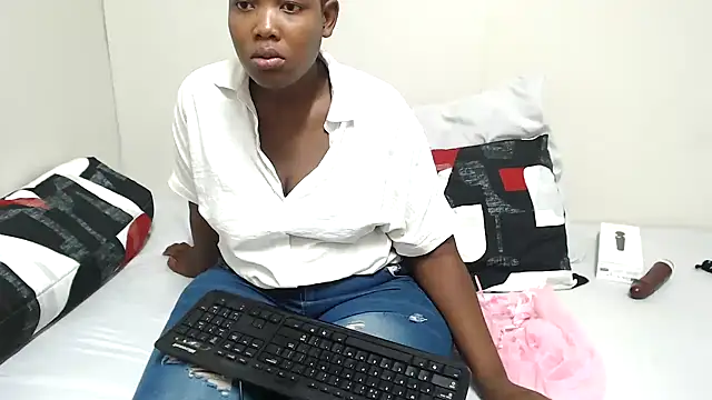 Snapshot of DollyAssZA chatting on 03-04-25, 06:07 DollyAssZA online show from 03-04-25, 06:07