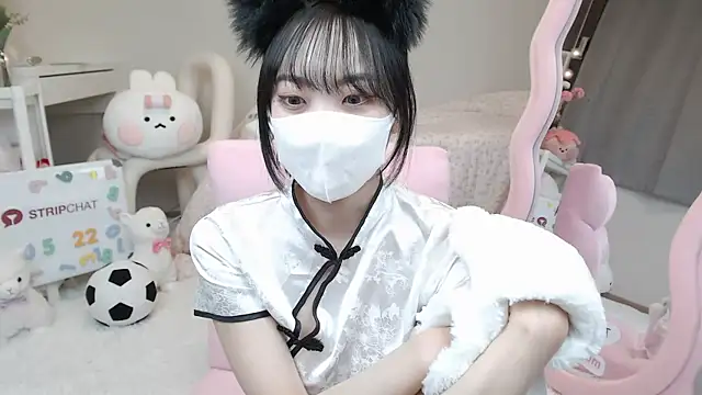 momo room online show from 02-22-25, 01:24