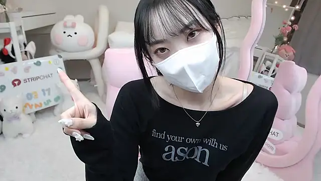momo room online show from 03-17-25, 10:38