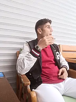 arenn1997 online show from 11-12-25, 01:33