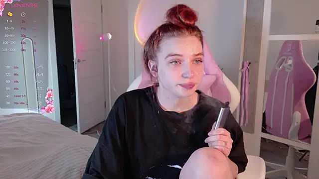 cinnabon girls online show from 10-13-25, 05:07